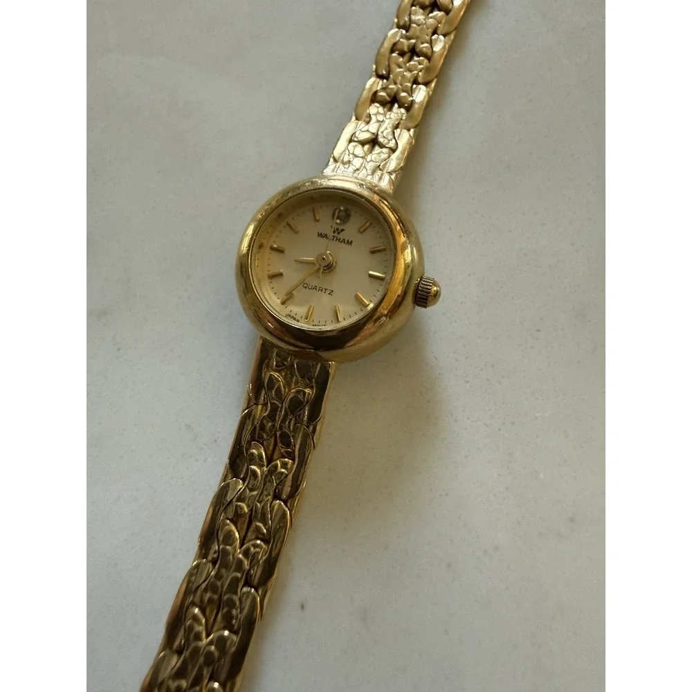 Vintage Waltham Ladies Quartz Watch gold tone Nugget Band YWL204-2Y51-098